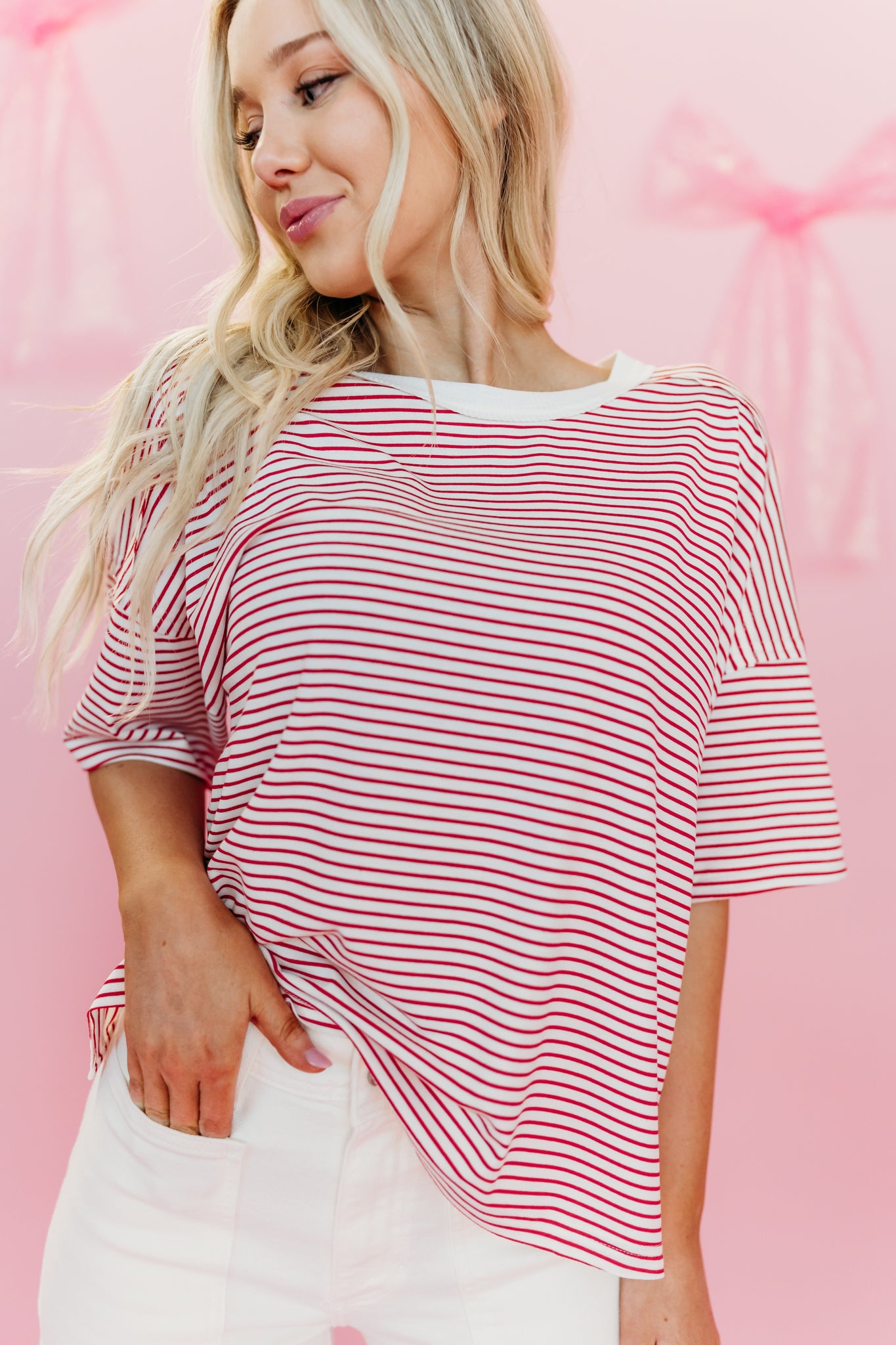 THE BRENNA BASIC STRIPED SHORT SLEEVE TOP IN RED