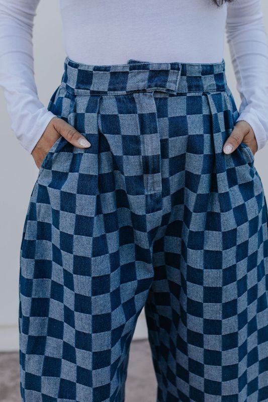 THE POPPY PLEATED CHECKERED BARREL PANTS IN LIGHT DENIM