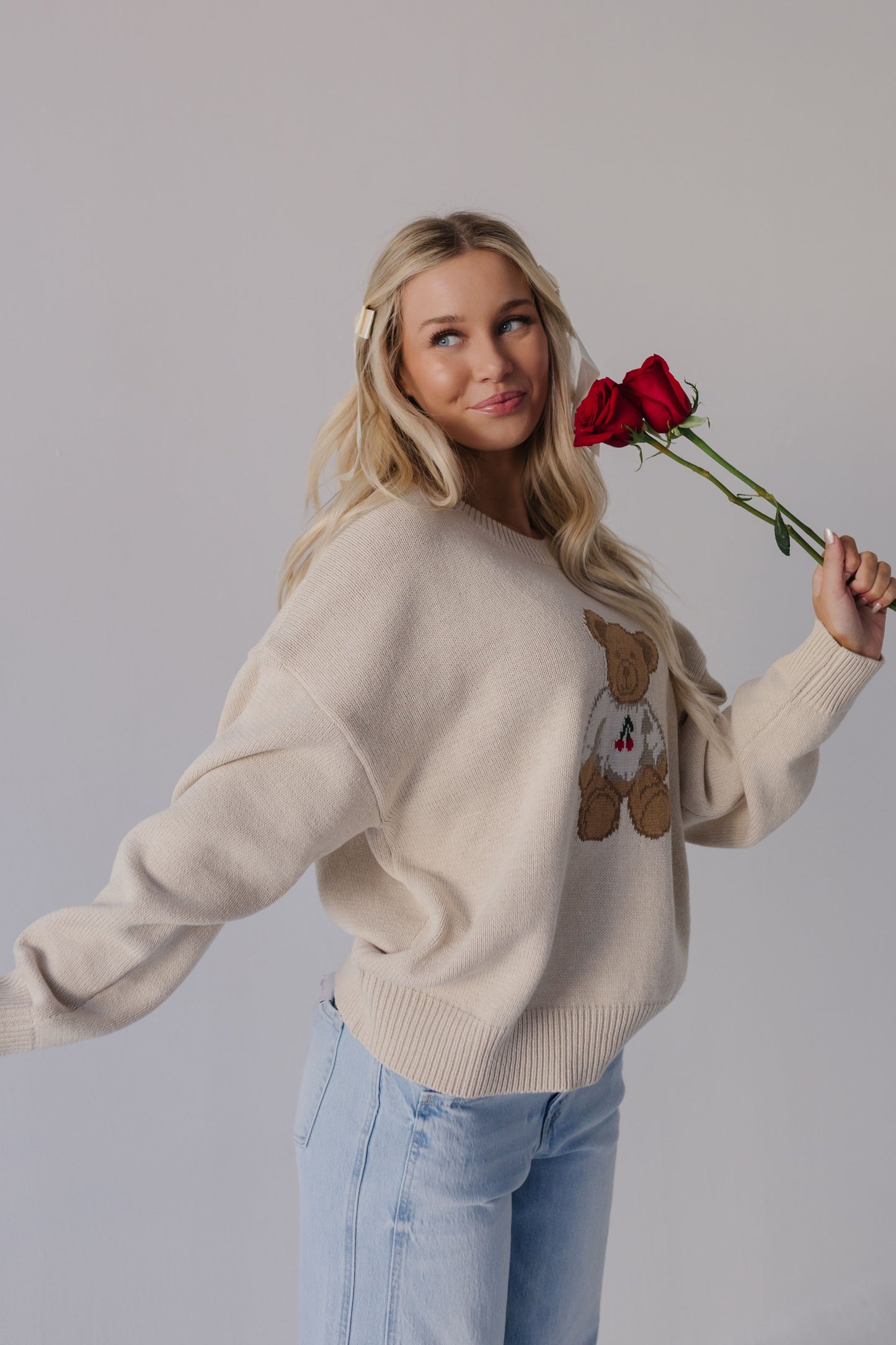 THE TEDDY BEAR CHERRY SWEATER IN CREAM