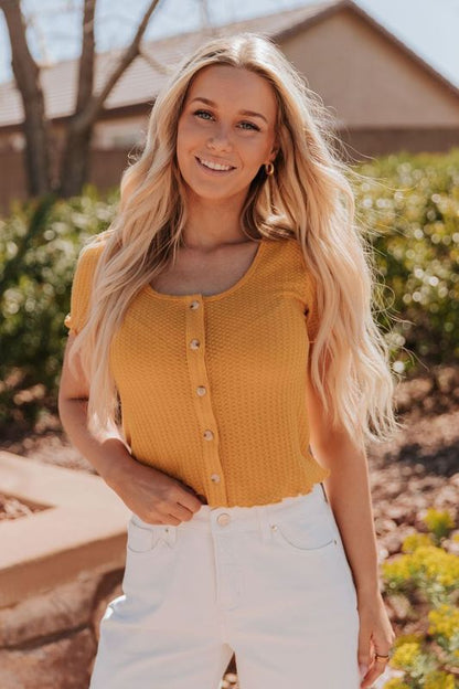 THE MARIELLE WAFFLE TOP IN MARIGOLD