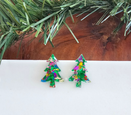 THE DASHING CHRISTMAS TREE STUDS IN GREEN SPARKLE