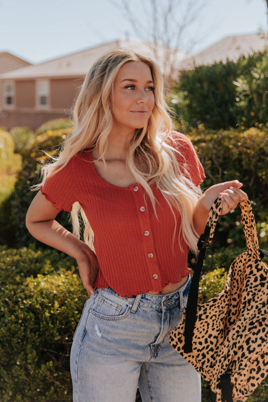 THE MARIELLE WAFFLE TOP IN RUSTY ROSE