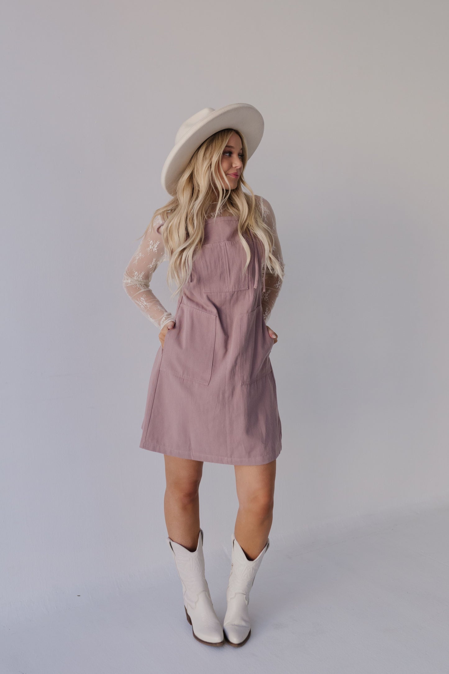 THE SAIGE OVERALL DRESS IN DUSTY MAUVE