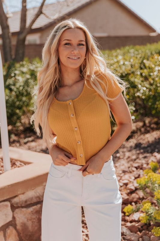 THE MARIELLE WAFFLE TOP IN MARIGOLD