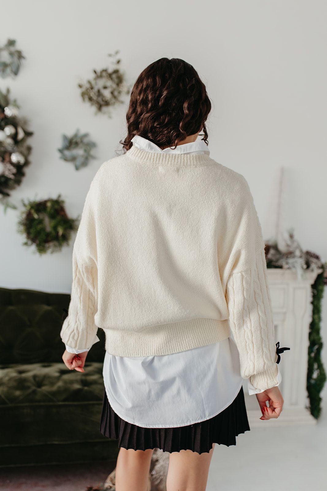 THE JILLIE BOW SWEATER IN IVORY