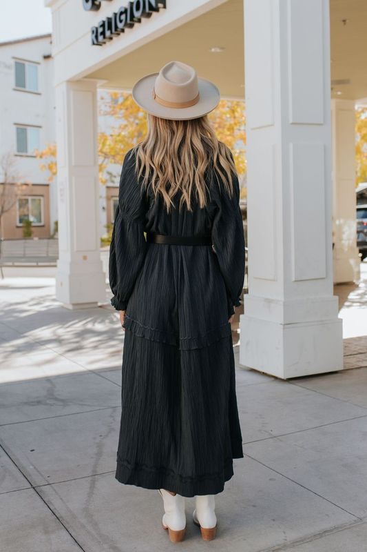 THE SWANN SOLID MAXI DRESS IN CHARCOAL