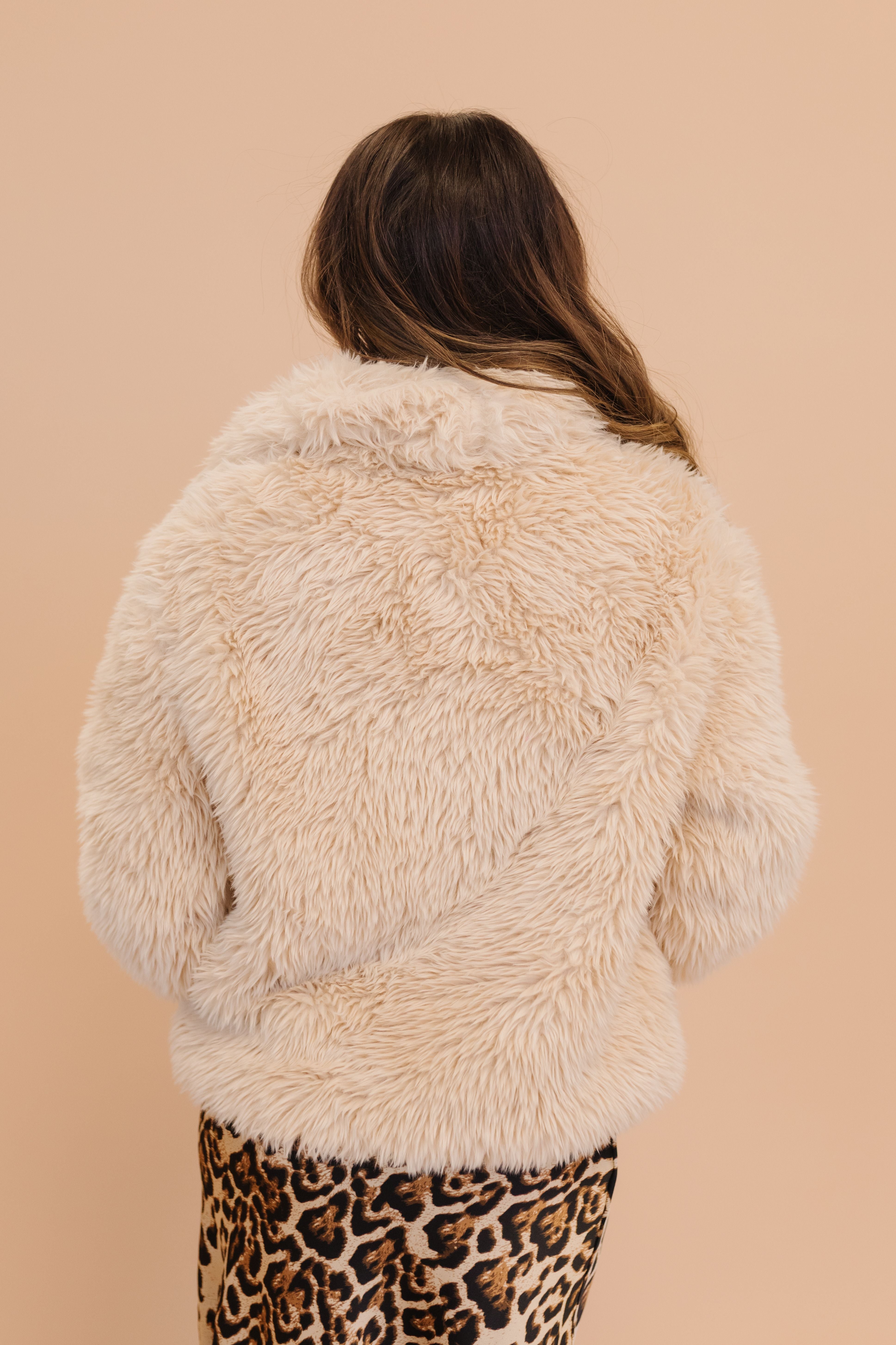 THE FAE FAUX FUR JACKET IN KHAKI Pink Desert