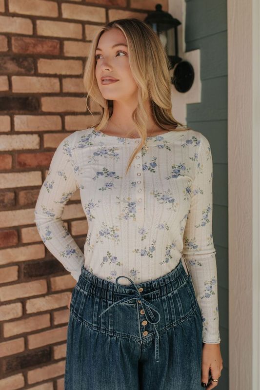 THE HATTIE FLORAL HENLEY LONG SLEEVE IN CORNFLOWER