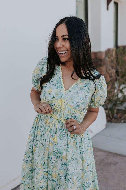 THE CARSON FLORAL DRESS IN LEMONGRASS