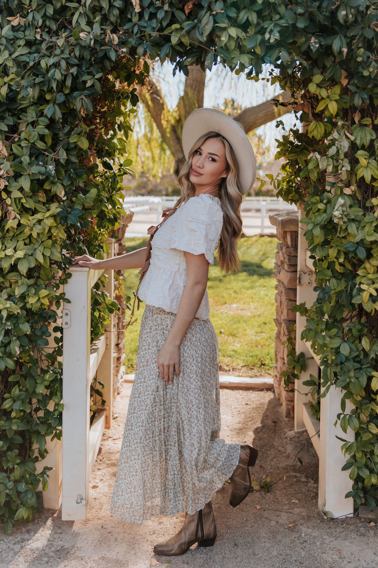 THE SUNNY FLORAL MIDI SKIRT IN CREAM