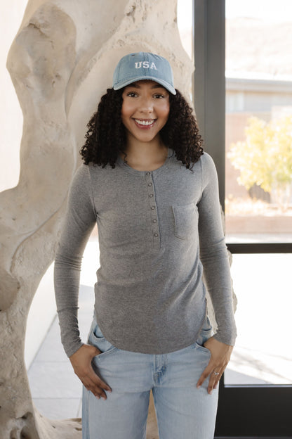 THE SACHI SOFT RIBBED TOP IN HEATHER GREY