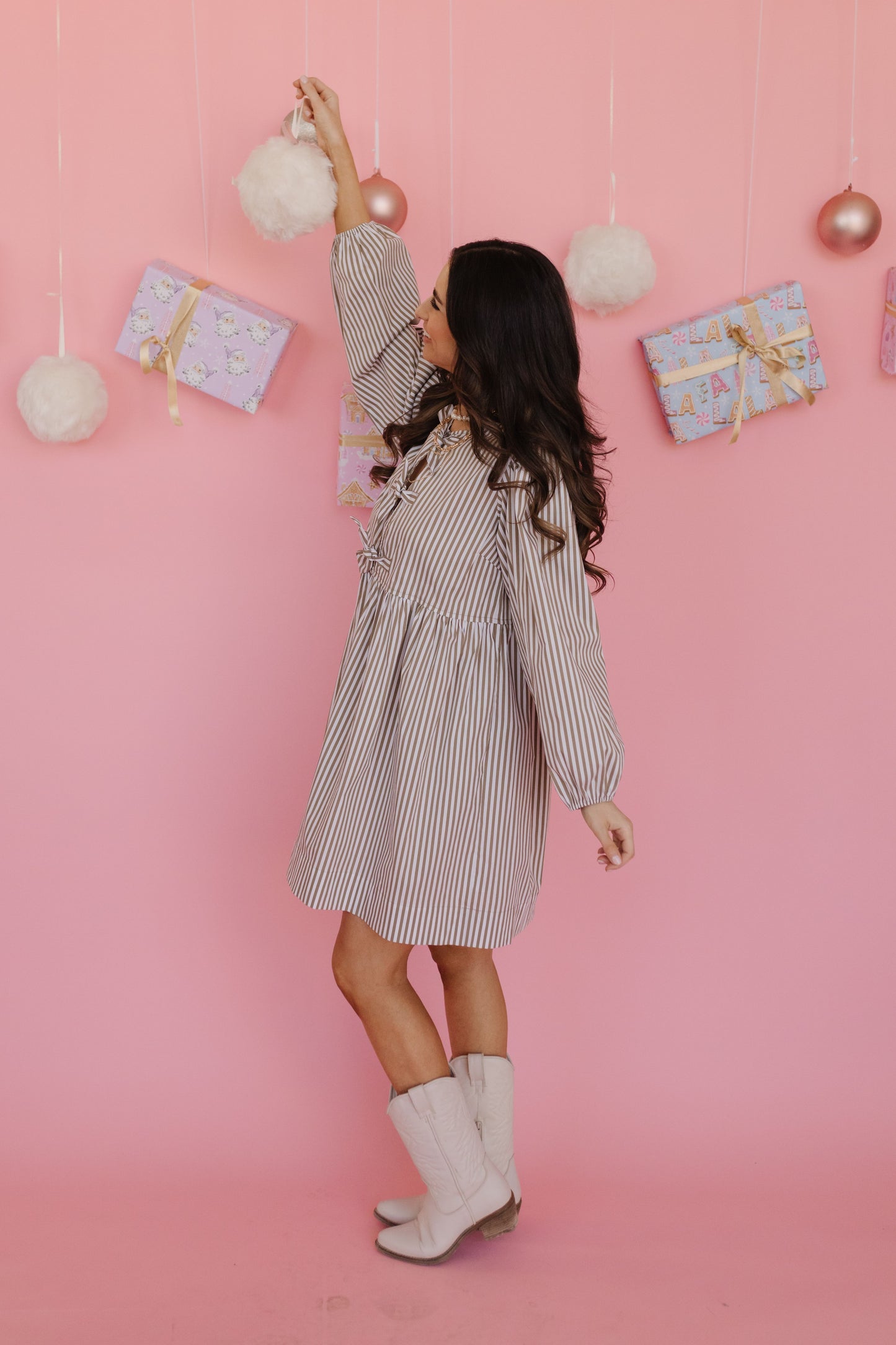 THE GREENLY BABYDOLL DRESS IN TAUPE