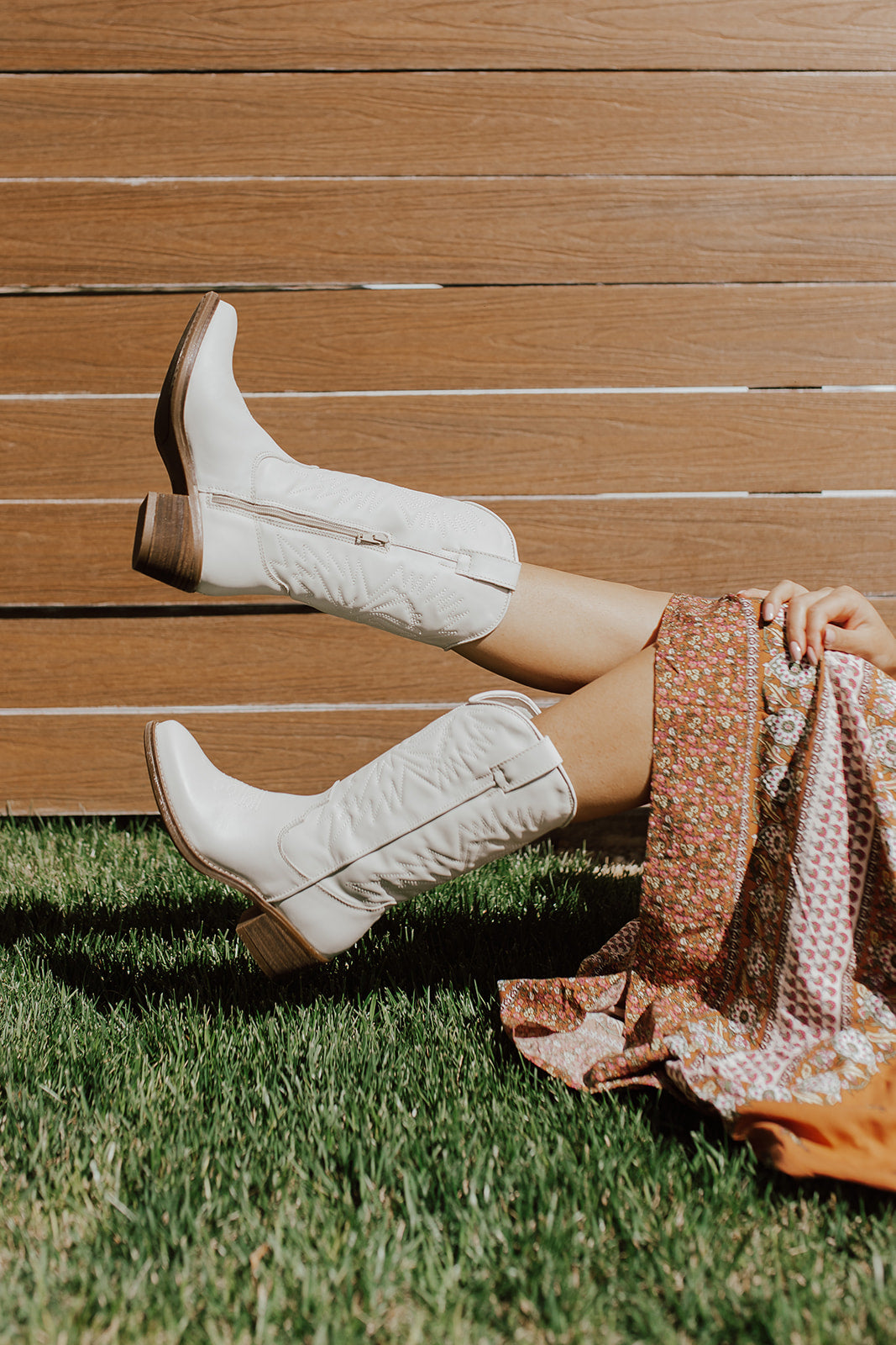 Steve madden cheap boots white